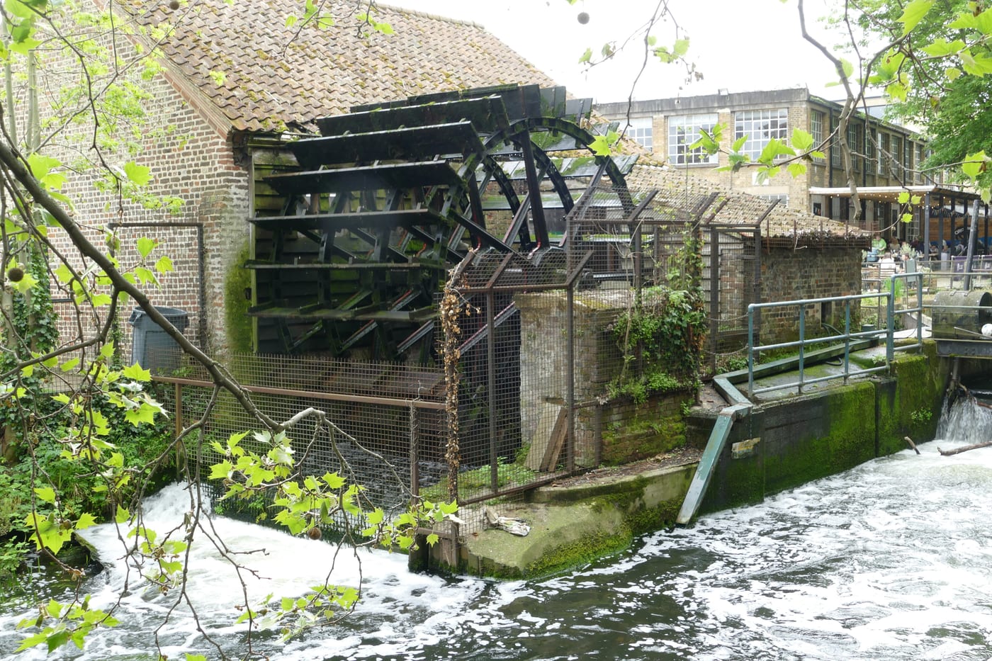 Colliers Wood Area Guide